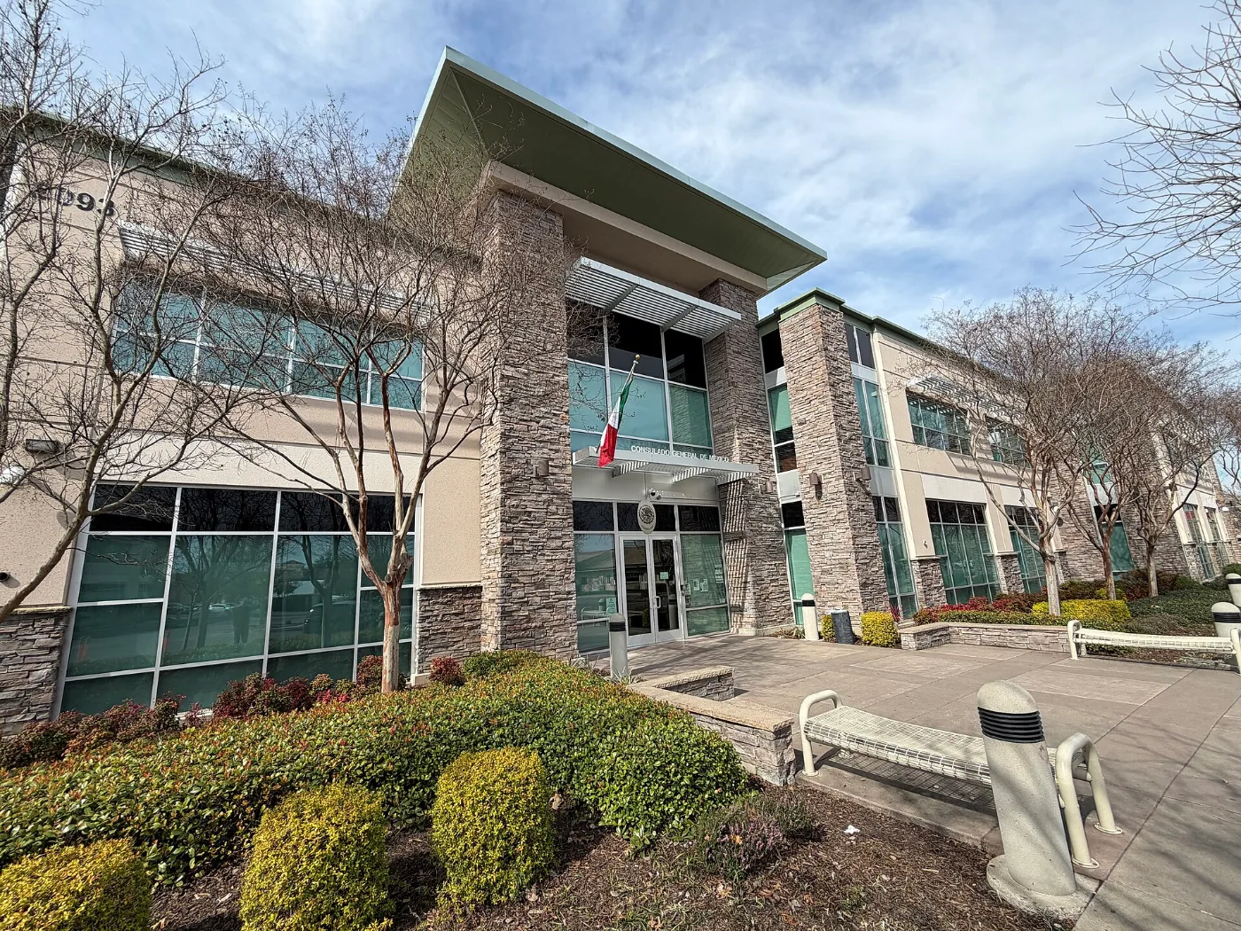 Consulado General de México en Sacramento, California, donde se emite la matrícula consular que sirve como identificación para la placa temporal