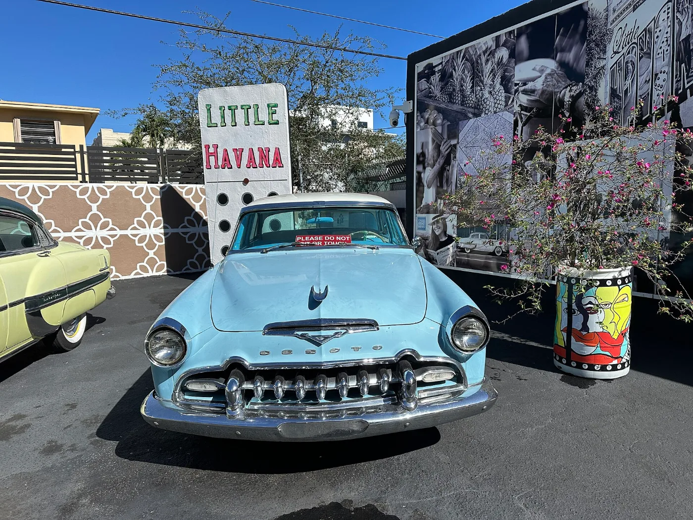 Vista de Miami, Florida, ciudad donde tramitamos placas temporales registradas en 20-30 minutos por WhatsApp