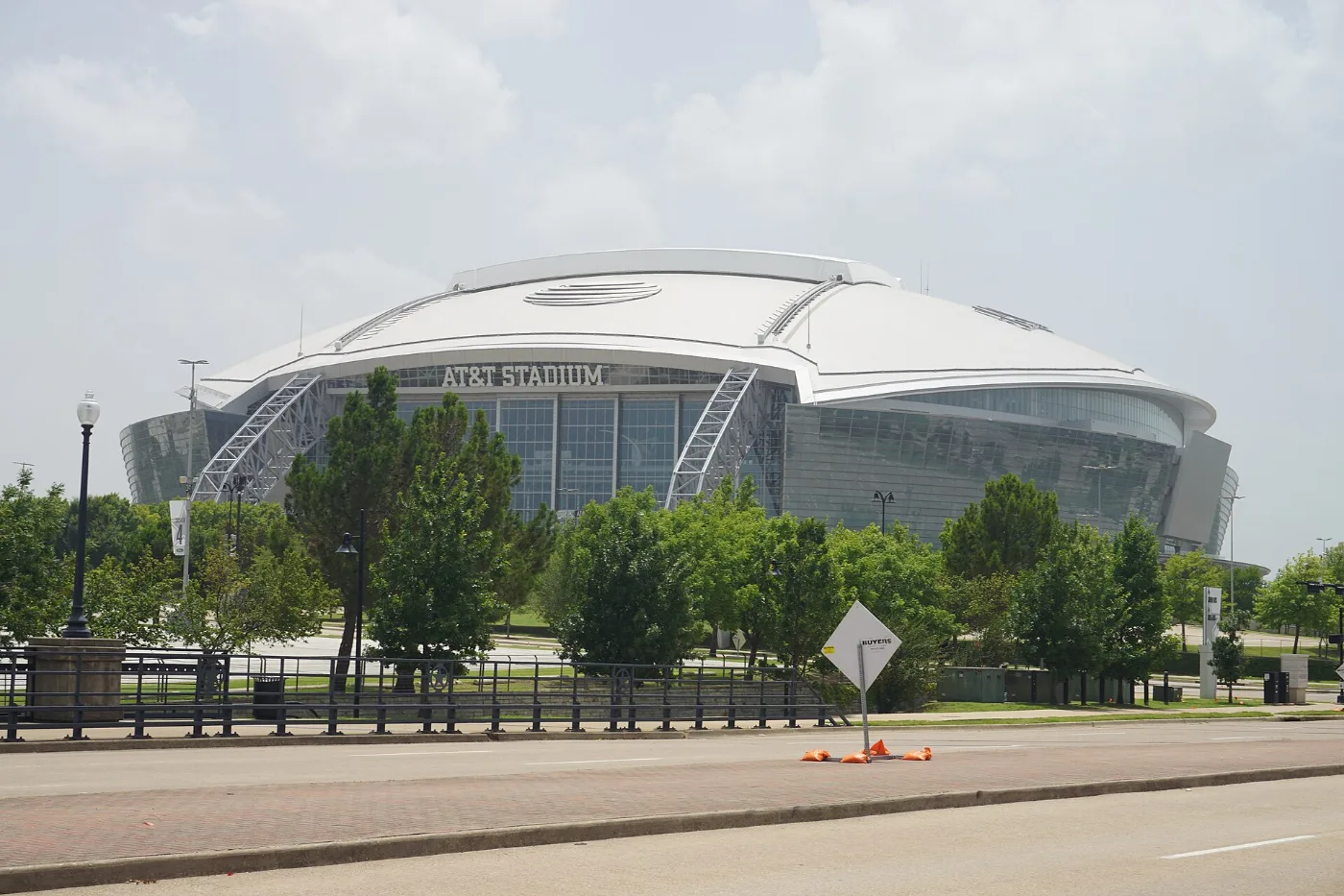 Vista de Arlington, Texas, Texas: pide tu placa temporal desde el celular y recíbela en 20-30 minutos