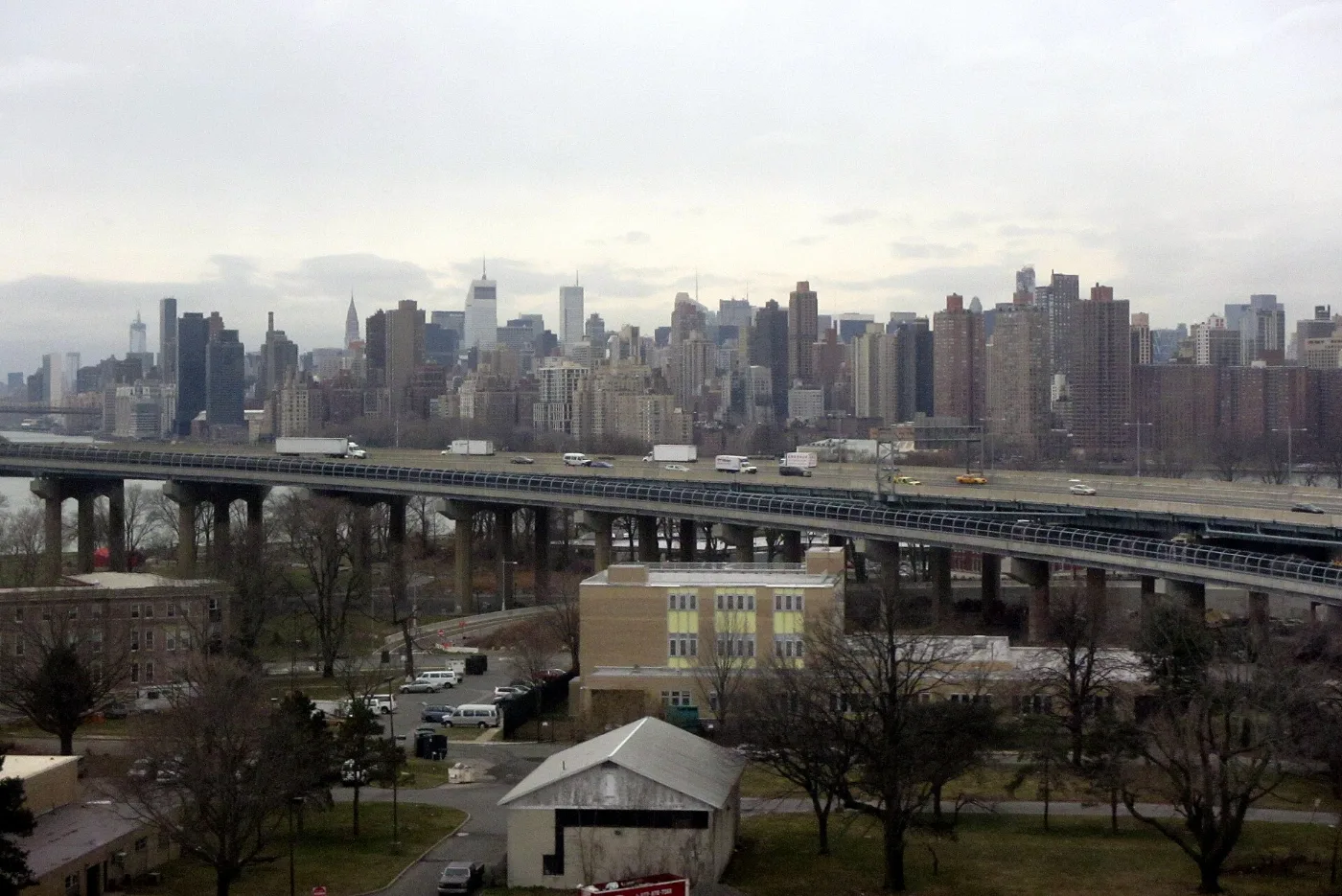 Calles de el Bronx y Queens, Nueva York, donde tramitamos placas temporales en 20-30 minutos por WhatsApp