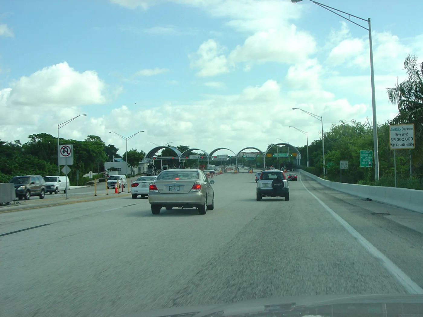 Calles de Cape Coral, Florida, donde tramitamos placas temporales en 20-30 minutos por WhatsApp