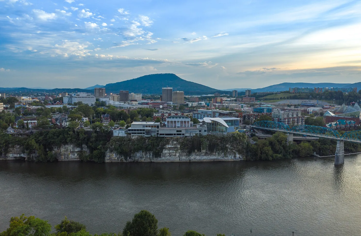 Calles de Chattanooga, Tennessee, donde tramitamos placas temporales en 20-30 minutos por WhatsApp