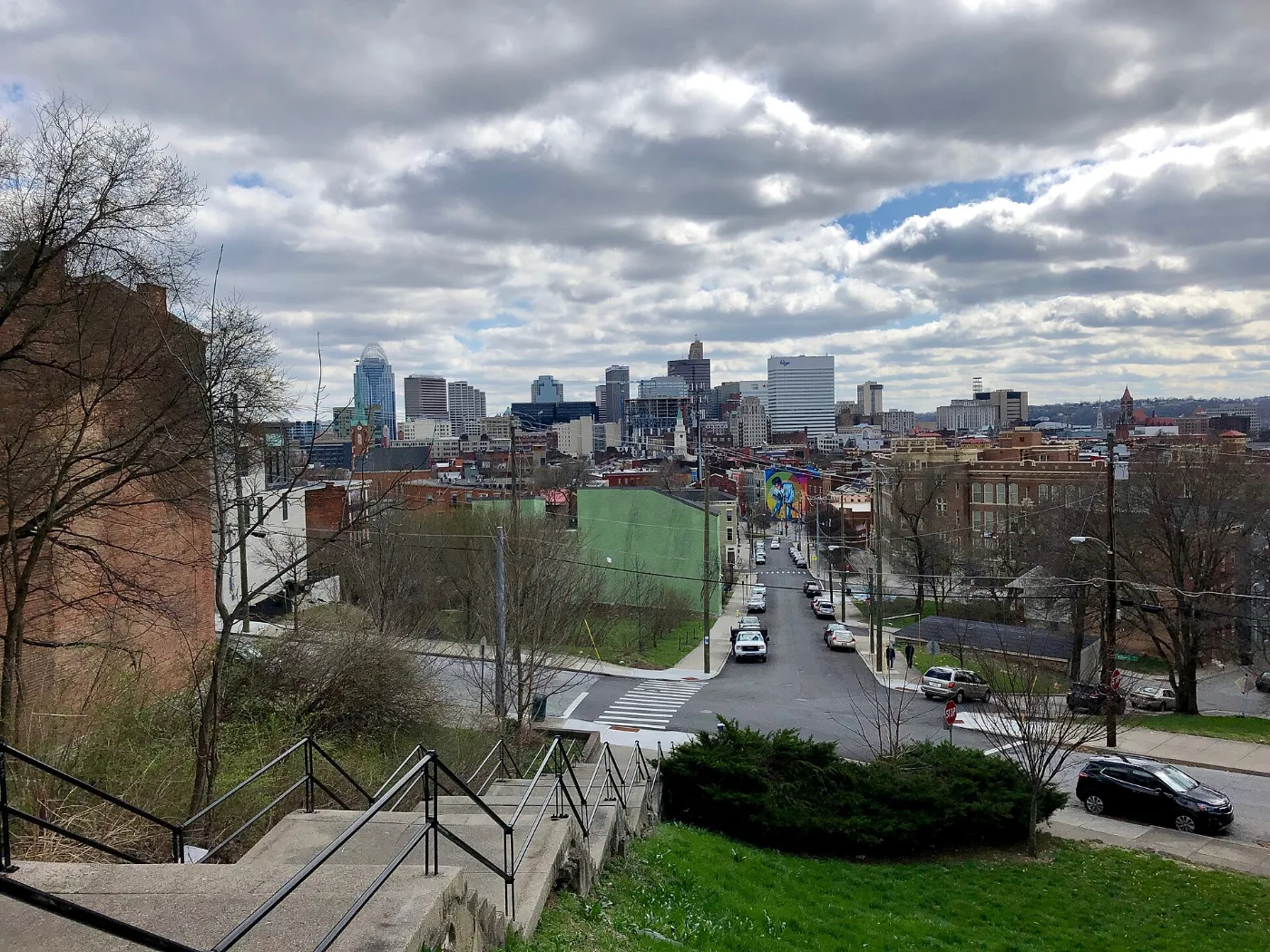 Calles de Cincinnati, Ohio, donde tramitamos placas temporales en 20-30 minutos por WhatsApp