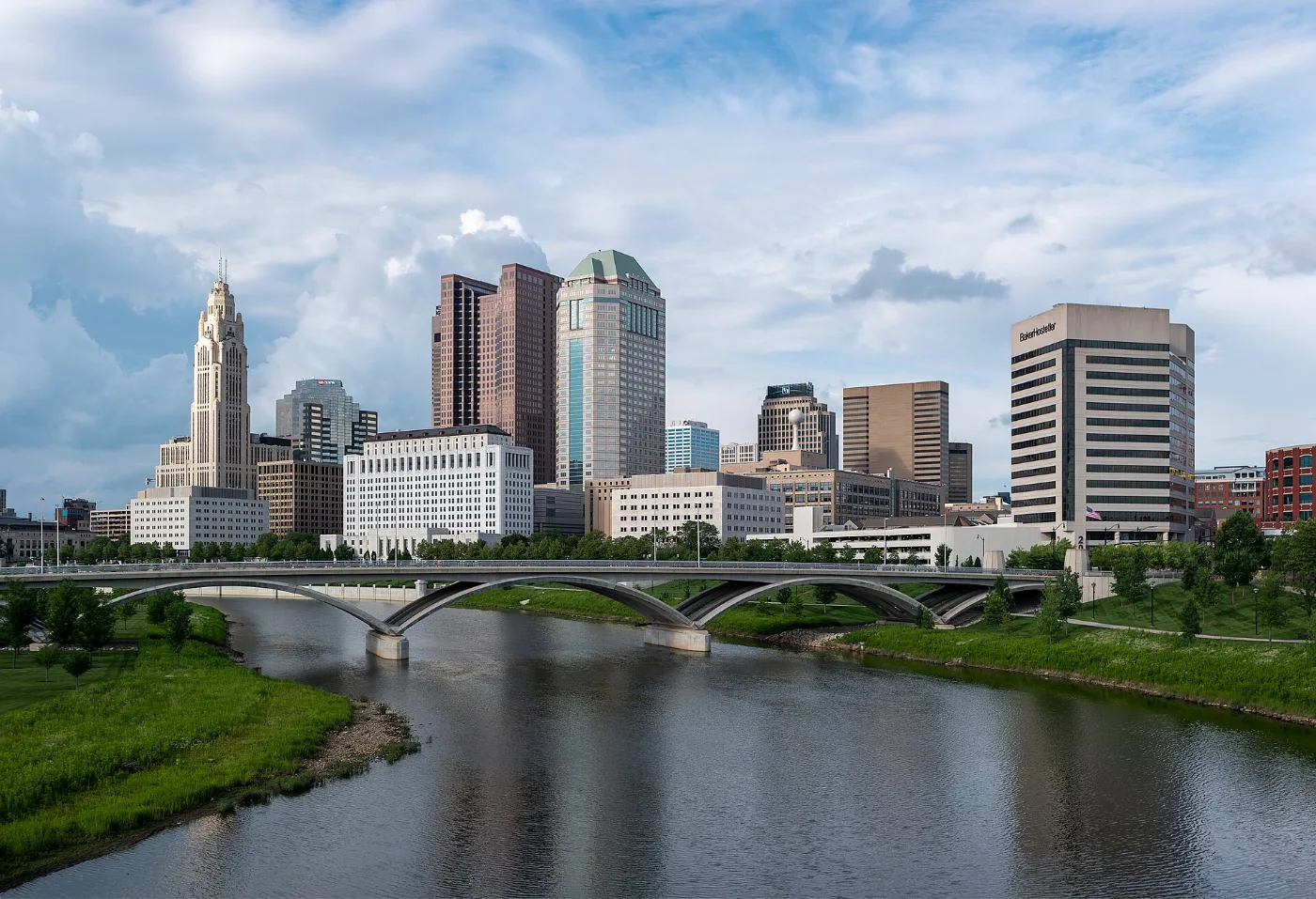Calles de Columbus, Ohio, donde tramitamos placas temporales en 20-30 minutos por WhatsApp