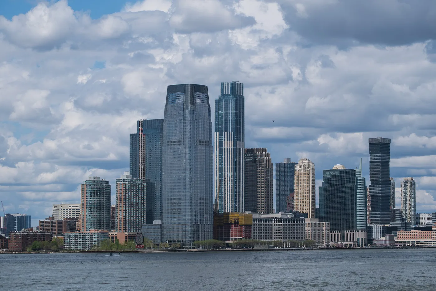Calles de Jersey City, Nueva Jersey, donde tramitamos placas temporales en 20-30 minutos por WhatsApp