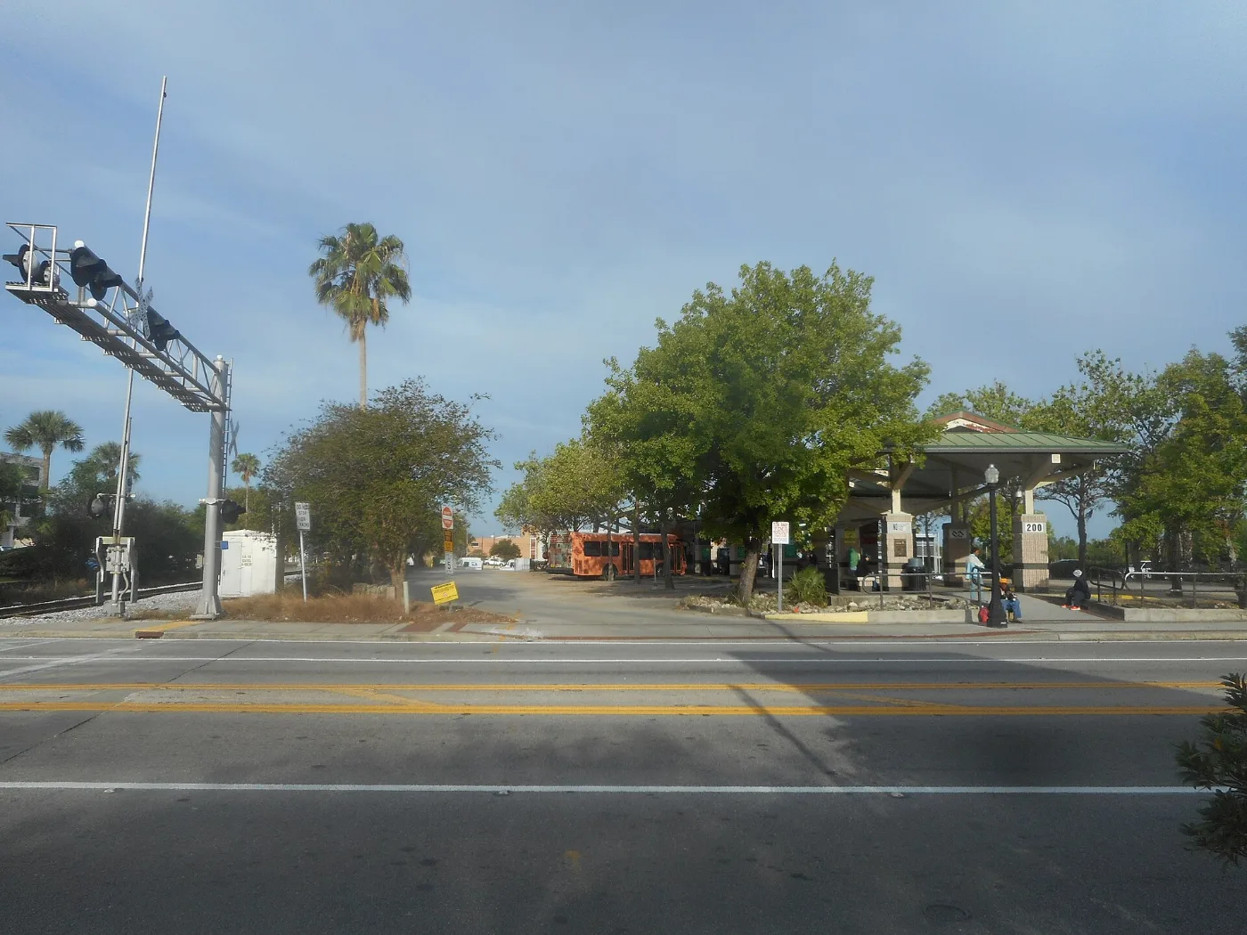 Calles de Lakeland, Florida, donde tramitamos placas temporales en 20-30 minutos por WhatsApp