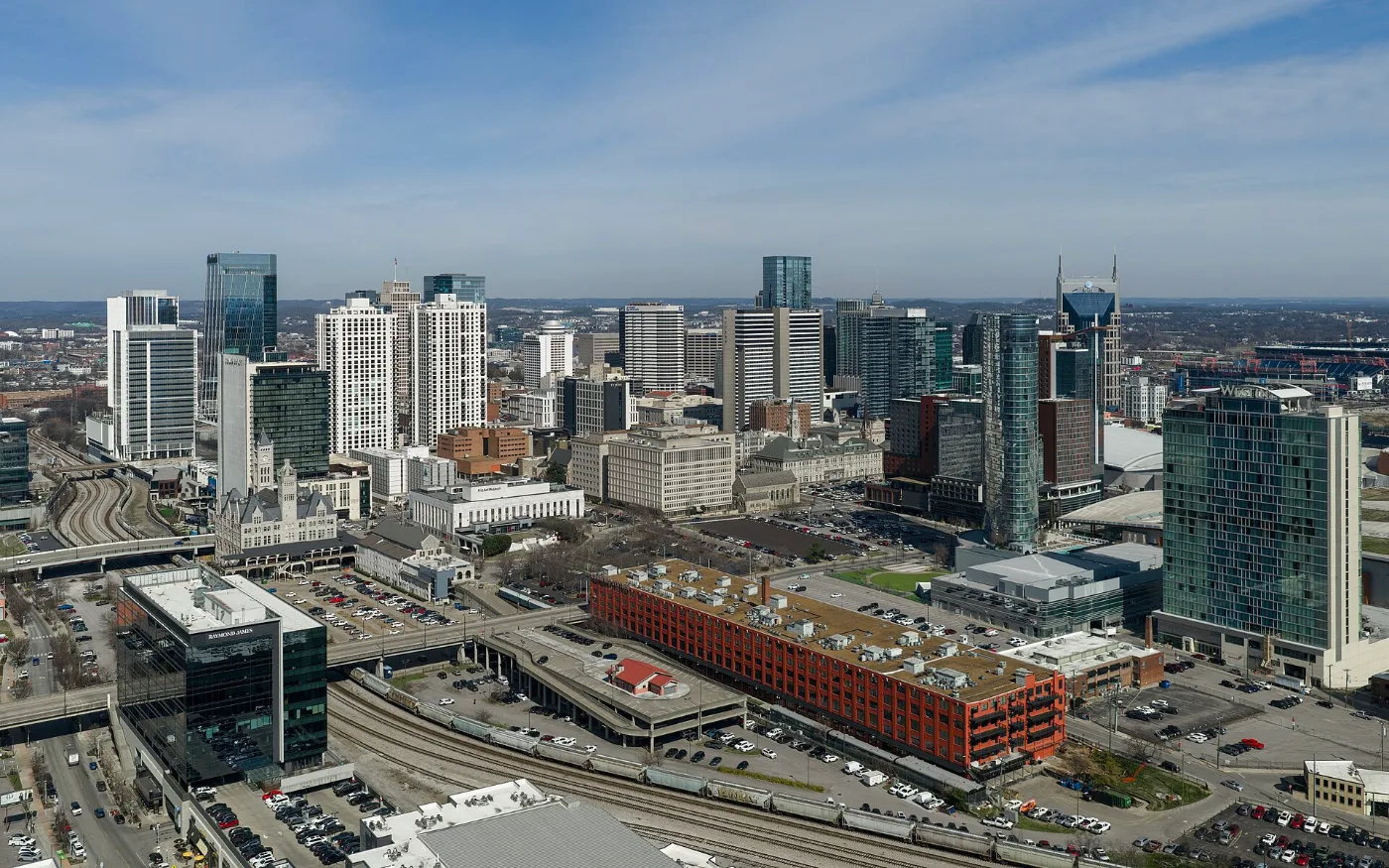 Calles de Nashville, Tennessee, donde tramitamos placas temporales en 20-30 minutos por WhatsApp