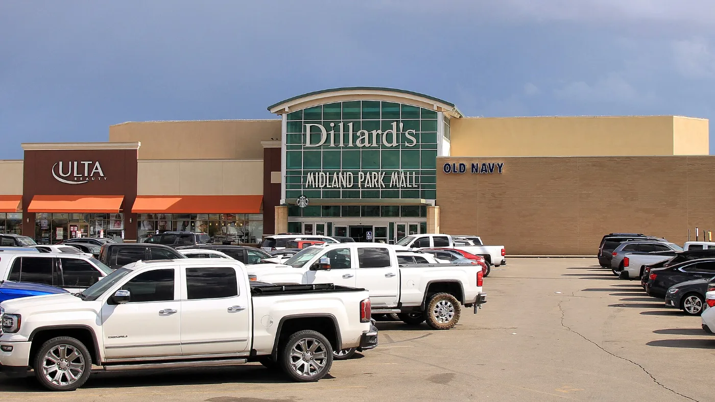 Calles de Odessa y Midland, Texas: placa temporal registrada con agentes y dealers licenciados ante el DMV