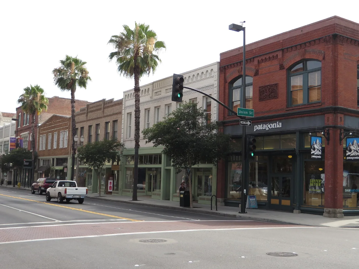 Calle de Pasadena, California: pide tu placa temporal desde el celular y recíbela en 20-30 minutos