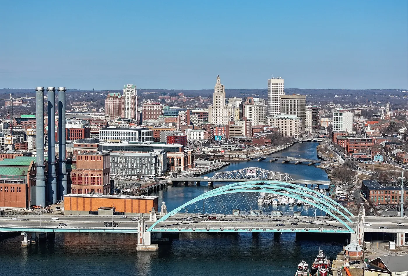 Calles de Providence, Rhode Island, donde tramitamos placas temporales en 20-30 minutos por WhatsApp
