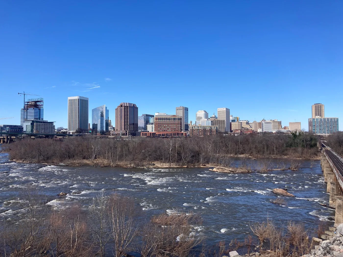 Calles de Richmond, Virginia, donde tramitamos placas temporales en 20-30 minutos por WhatsApp