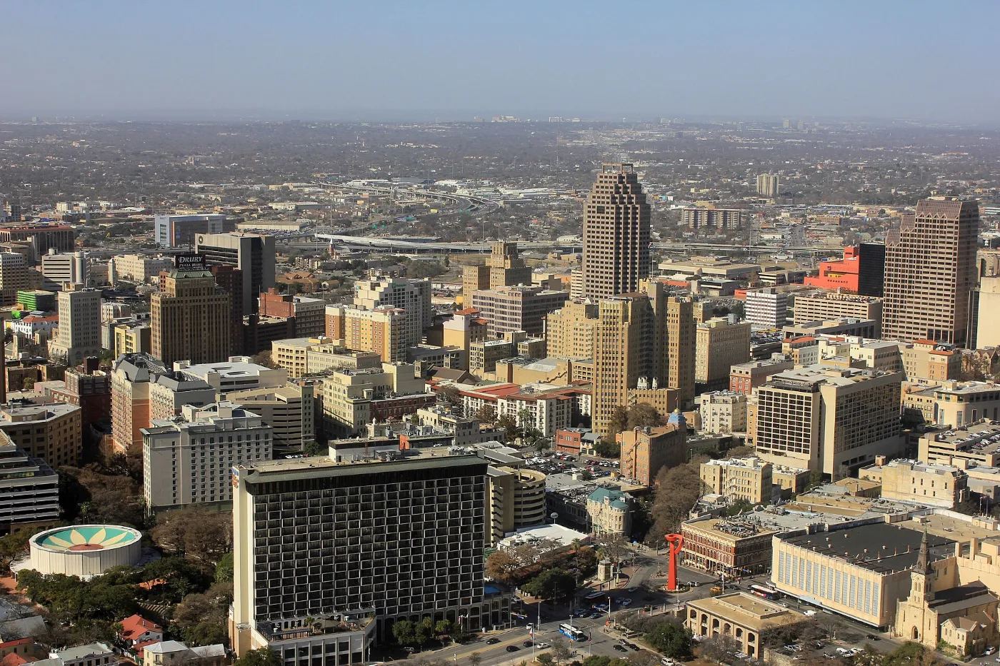 Calles de San Antonio, Texas, donde tramitamos placas temporales en 20-30 minutos por WhatsApp